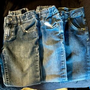 3 pairs of boys size 7 jeans. Great condition.